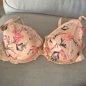 Chantelle bra